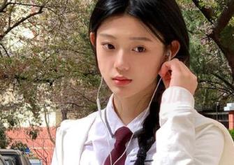 166fun发布趣闻，听说某位网红最近在家入住“吃瓜村”！