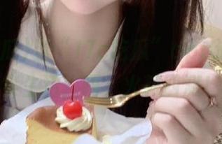 当“17c吃瓜”app遇上超现实生活，唔，火花四溅！