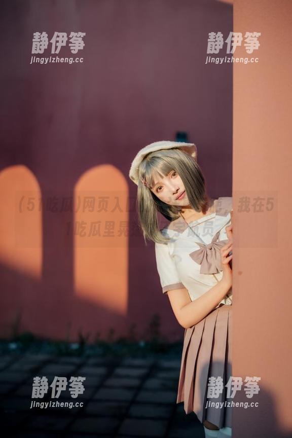 网页入口的设计真奇葩，我在51吃瓜里晃荡成了宇航员。