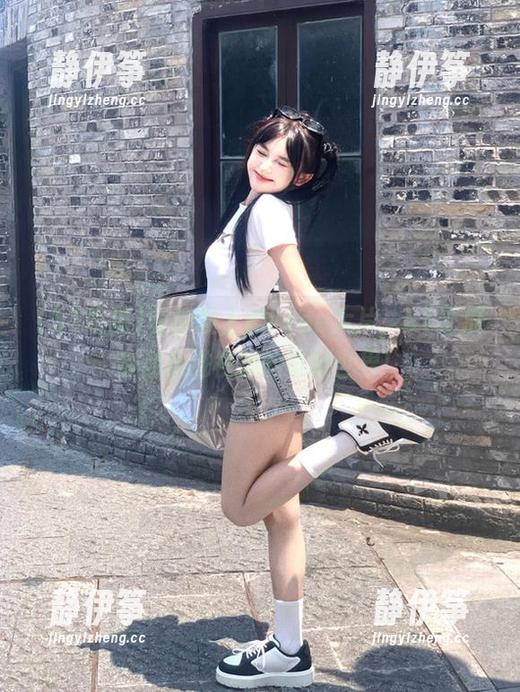 在沙发上蹭Free大片，51吃瓜带你走进视频的奇妙世界！
