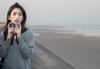 有些瓜在91吃瓜网里就是特别“站”，眼睛一亮，我就傻傻坐住了，看个不停。