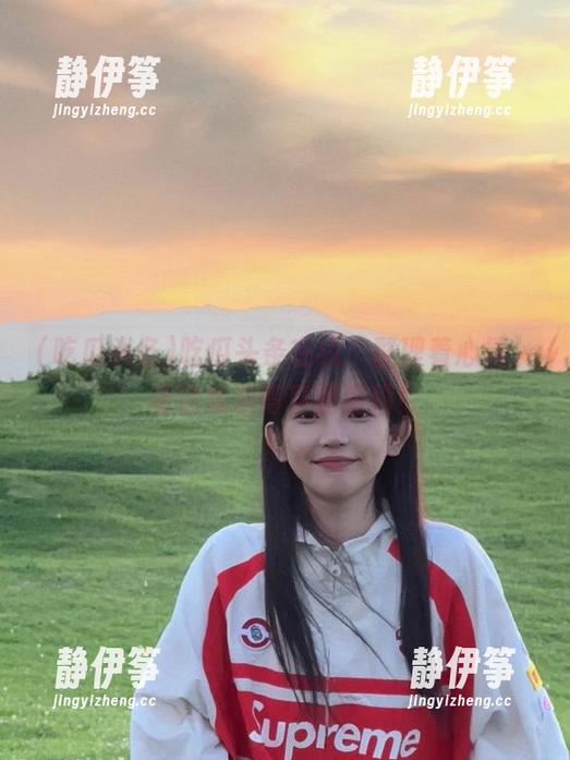 吃瓜头条在线：整理着心情，看这戏演得真是滑稽！