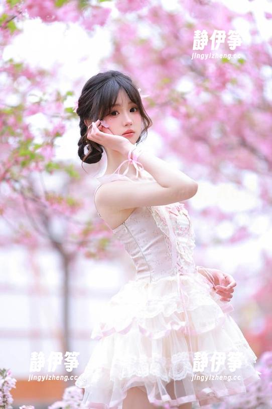 喵？下载国产吃瓜后，我在视频里见到了我前任？！