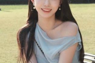 每日吃瓜：最近真有点儿黑，信号线路都感染了乌云。